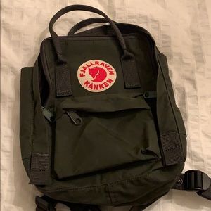Fjallraven kanken backpack (army green)